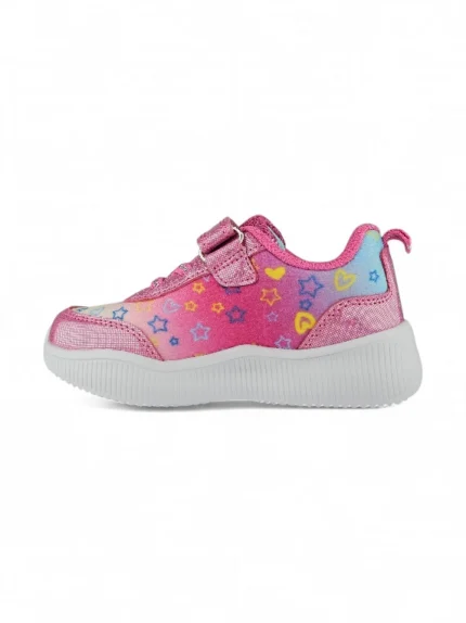 tenis con luces para niña en color fucsia con diseño de estrella marca Titinos