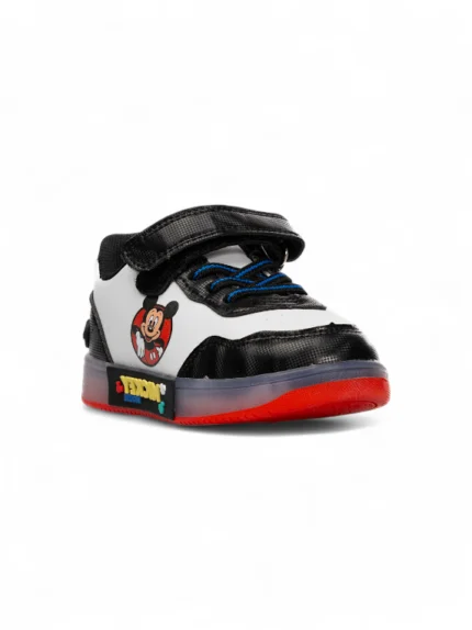 Tenis Blanco para niño con diseño de Mickey Mouse, divertido, cómodo y con suela antideslizante marca Titinos referencia 7101-126.