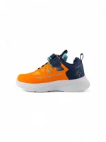 Tenis Deportivo Naranja para niño con suela liviana y diseño cómodo marca Titinos referencia 7141-1033.