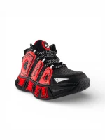 Tenis deportivos negros para niño con diseño cómodo y resistente, suela antideslizante y estilo versátil marca Titinos referencia 7195-771.